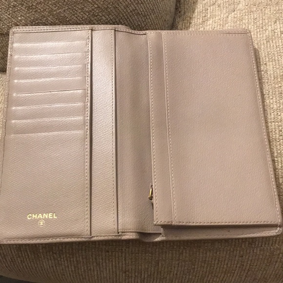 Chanel long wallet coco button in tan color - Picture 2 of 10